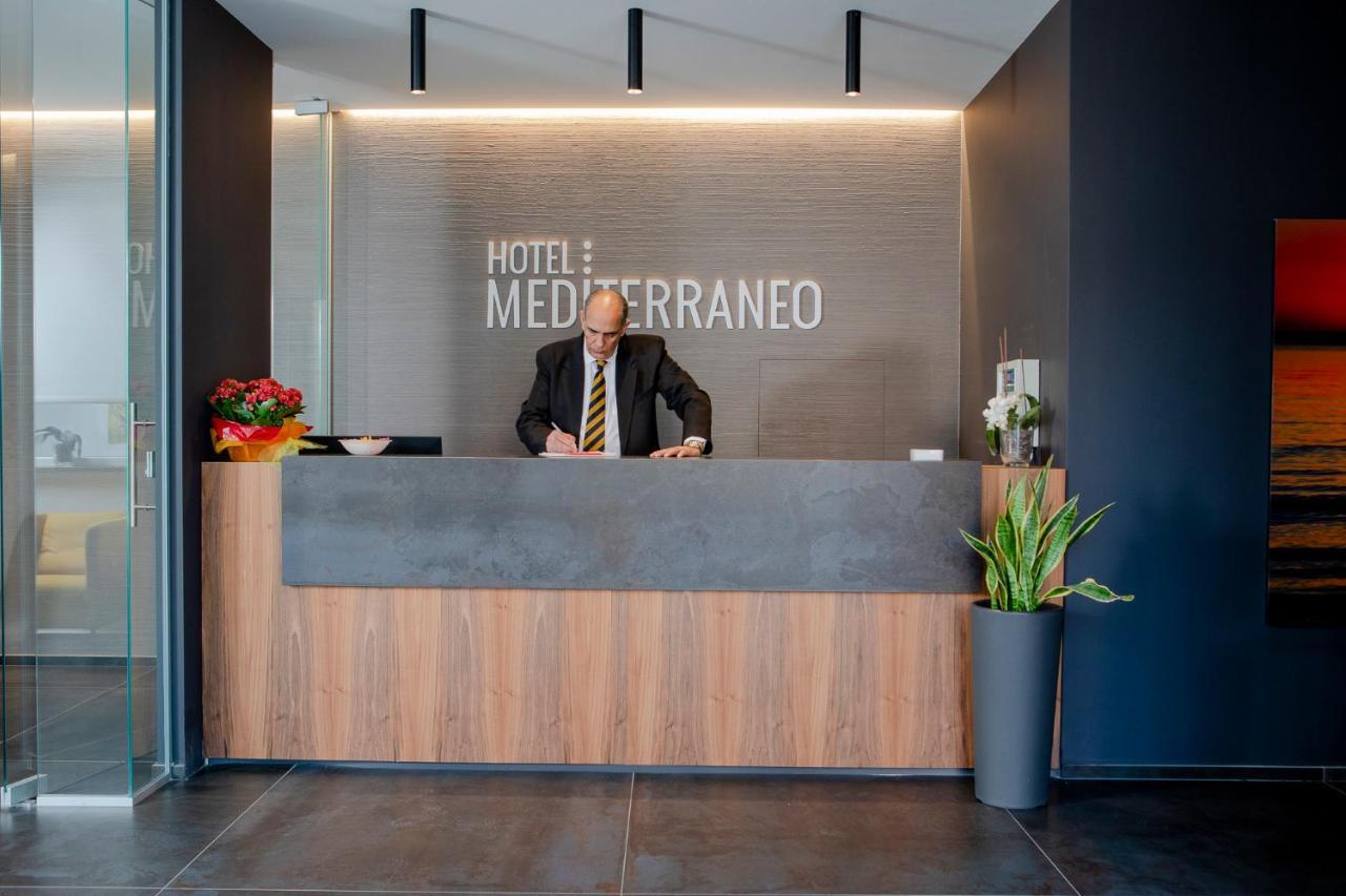 Hotel Mediterraneo Ombrellone E Lettini Inclusi Martinsicuro Bagian luar foto