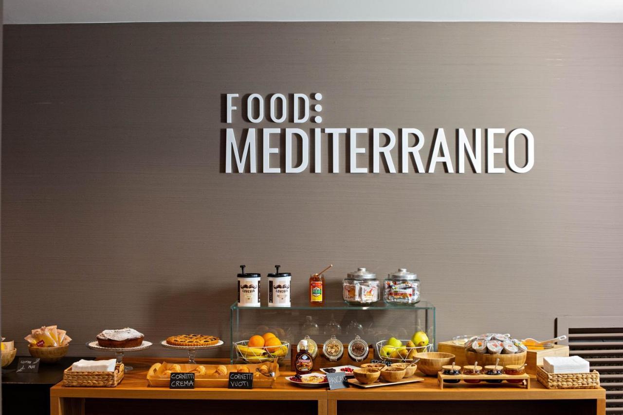 Hotel Mediterraneo Ombrellone E Lettini Inclusi Martinsicuro Bagian luar foto