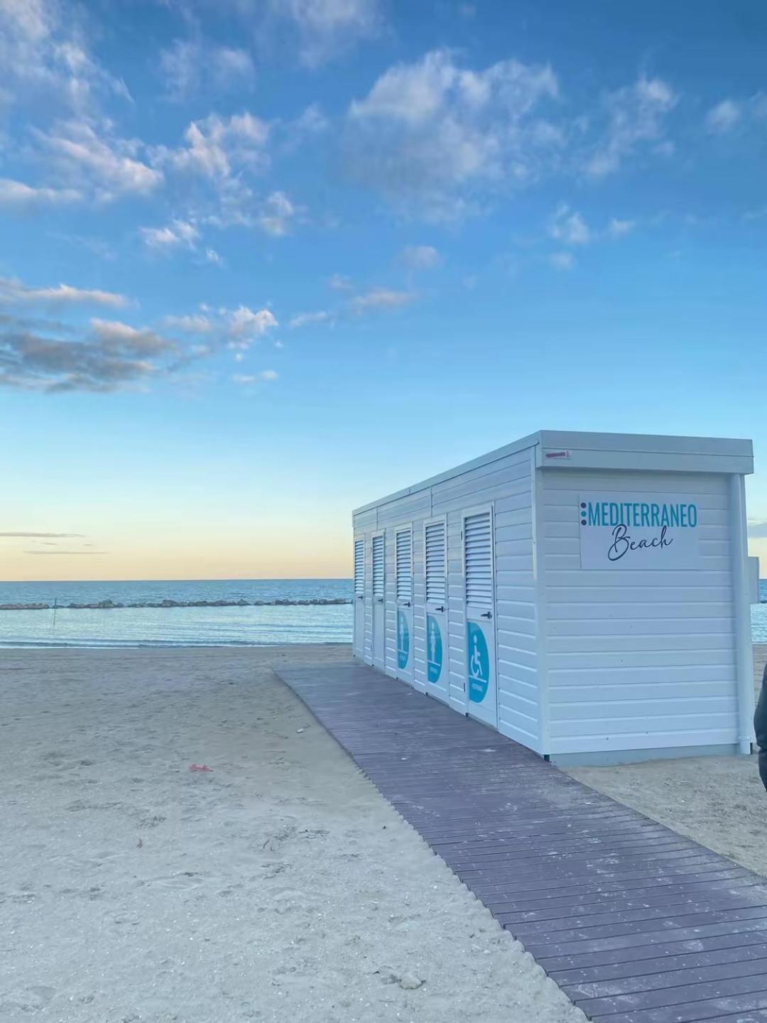 Hotel Mediterraneo Ombrellone E Lettini Inclusi Martinsicuro Bagian luar foto