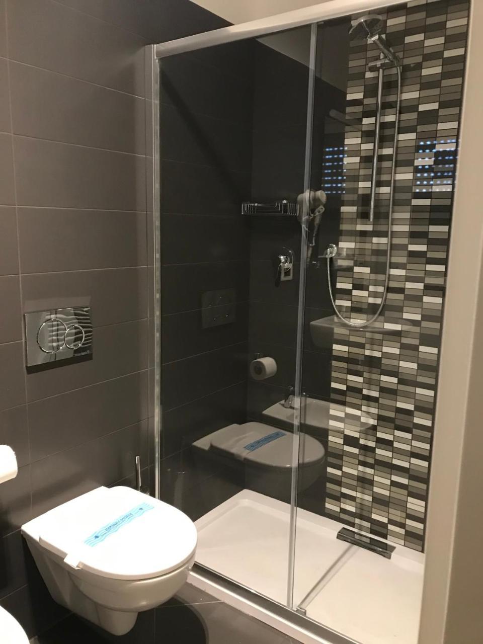 Hotel Mediterraneo Ombrellone E Lettini Inclusi Martinsicuro Bagian luar foto