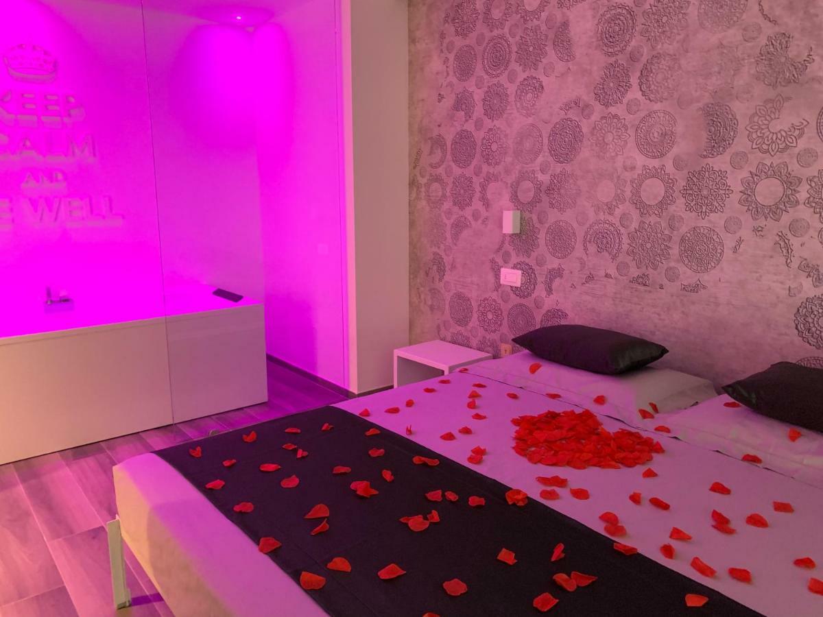 Hotel Mediterraneo Ombrellone E Lettini Inclusi Martinsicuro Bagian luar foto
